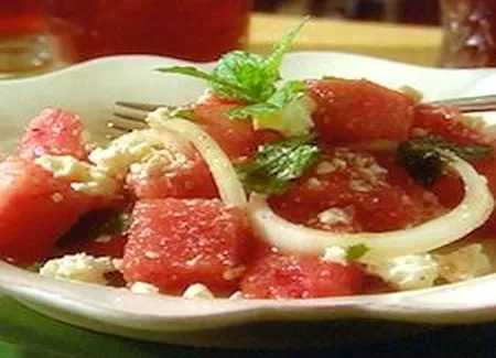 Salade de fruits, feta et menthe