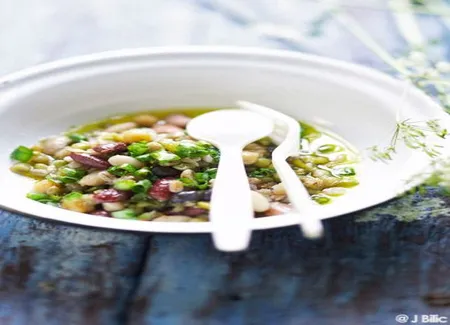 Salade de légumes secs et blé aux herbes