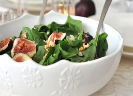 Salade de mâche aux figues et pamplemousse rouge