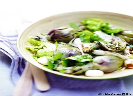 Salade de petits artichauts
