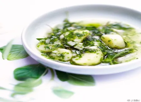 Salade de pommes de terre aux herbes