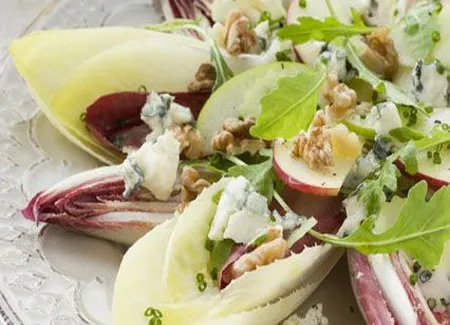 Salade de pommes, noix et mimolette