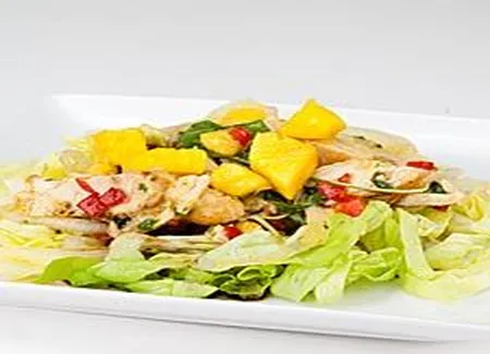 Salade de poulet et mangues