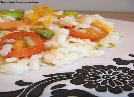 Salade de riz au saumon et pistaches, vinaigrette aux agrumes