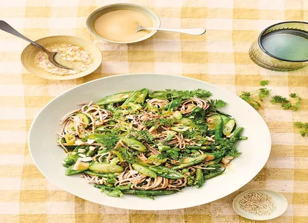 Salade de soba et légumes marinés