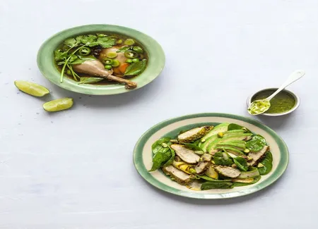 Salade de suprêmes de pintade aux pistaches