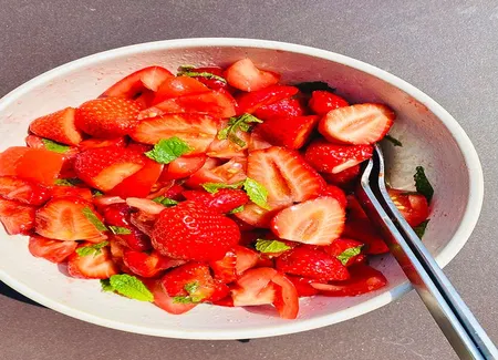 Salade de tomates et de fraises