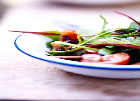 Salade de tomates et tapenade noire