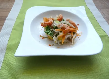 Salade exotique à la mangue et écrevisses
