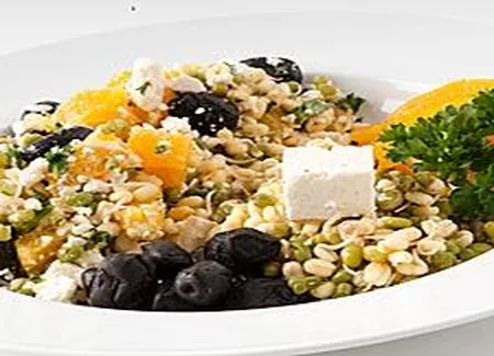 Salade mungo, feta et olive