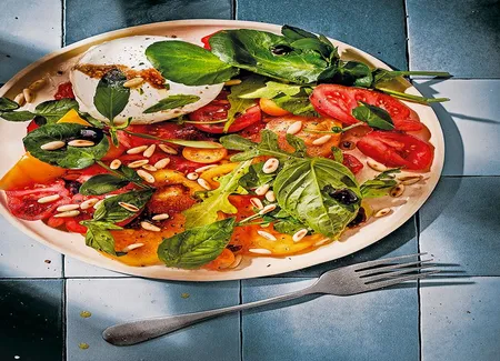 Salade tomates, mozzarella, basilic