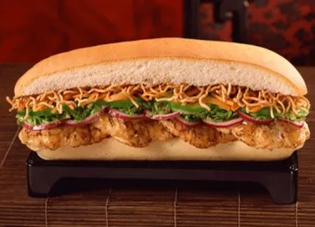Sandwich poulet crudités