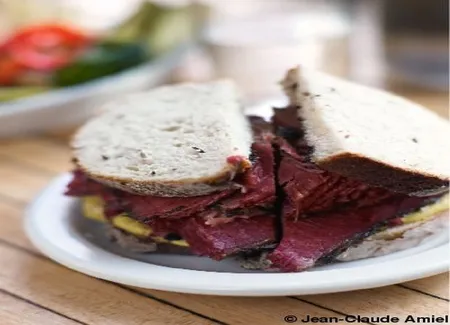 Sandwich au pastrami du déli