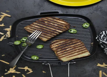 Sandwich grillé cheddar-piment