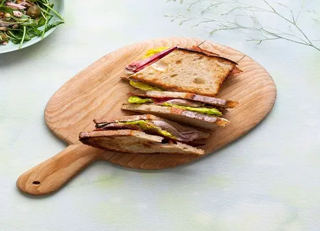 Sandwichs au rôti de veau, bacon et raifort