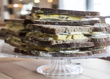 Sandwichs omelette, moutarde et tomme fermière