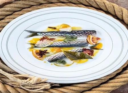 Sardines de saint-gilles aux algues et agrumes