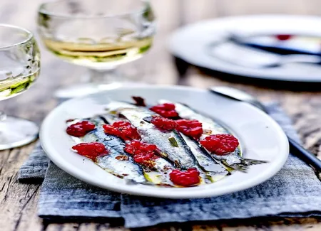 Sardines marinées et framboises