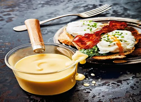 Sauce hollandaise et oeufs bénédicte