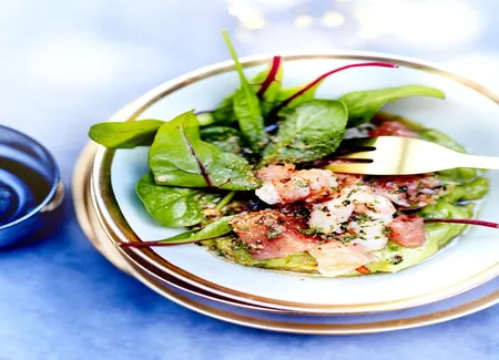 Saumon et gambas en tartare, agrumes et mousse d'avocat