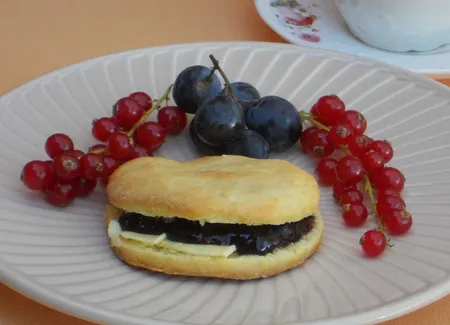 Scones à la confiture