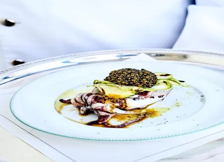 Seiche grillée, courgette violon et caviar