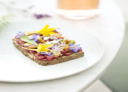 Smørrebrøds tartare de boeuf et champignons