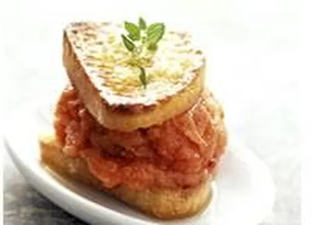 Sorbet de tomate et croquant de pain de campagne à l'huile d'olive