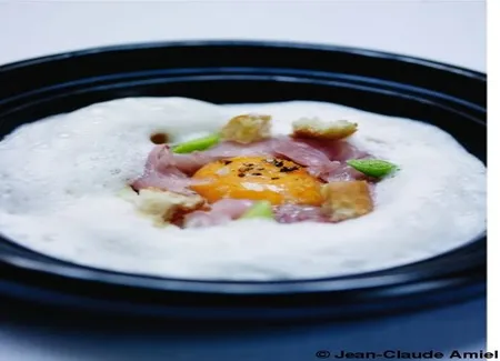Soupe d'ail, chinchard au gros sel