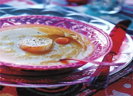 Soupe d'artichauts, potiron et coquilles saint-jacques