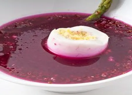 Soupe de betterave, quinoa et uf