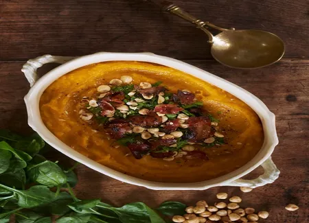 Soupe de butternut, épinards et lard