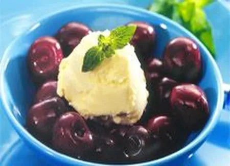 Soupe de cerises à la menthe