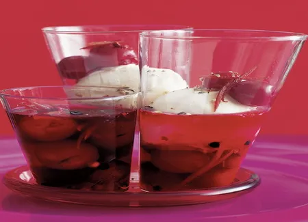 Soupe de cerises, crème glacée aux poivres