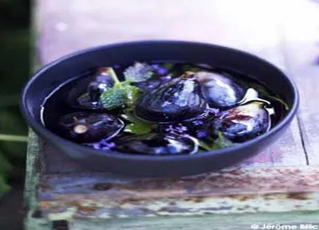 Soupe de figues à la mélisse