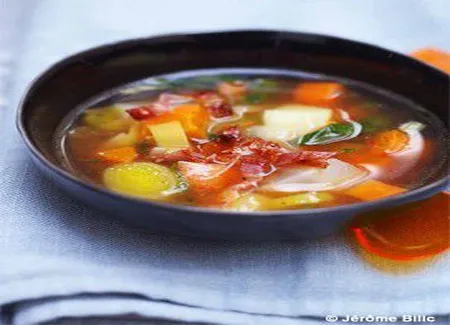Soupe de légumes au lard
