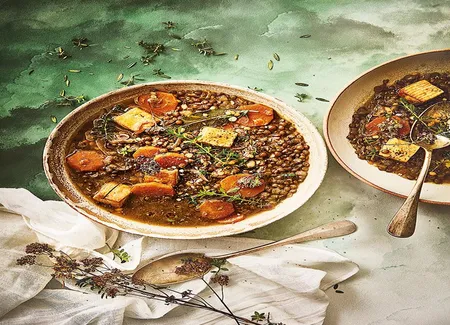 Soupe de lentilles au tofu fumé