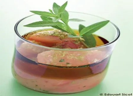 Soupe de pêches blanches à la verveine
