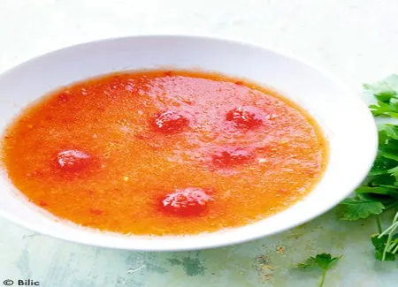 Soupe de tomate aux aubergines grillées