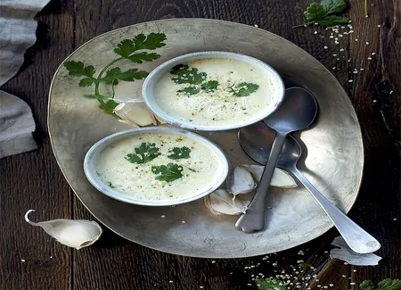 Soupe détox à l'ail et au fenouil