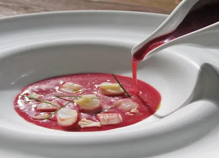 Soupe froide de jaboticabas aux crevettes