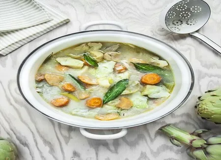 Soupe poulet au pot aux artichauts