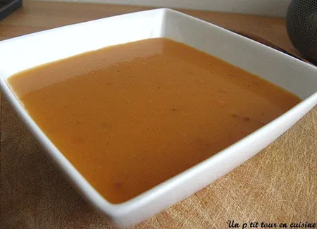 Soupe réconfortante à la tomate pomme de terre et basilic