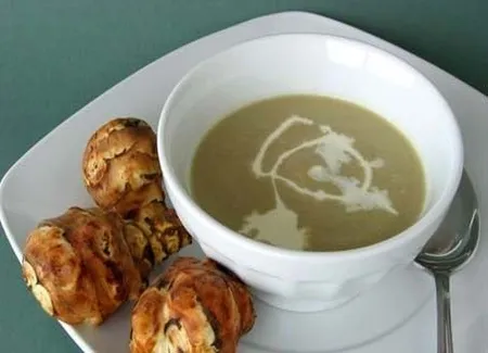Soupe veloutée et raffinée aux topinambours