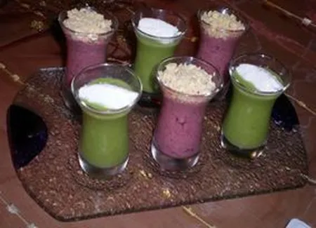 Soupes de petits pois et betterave