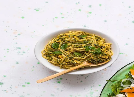 Spaghetti au pesto et à la mimolette