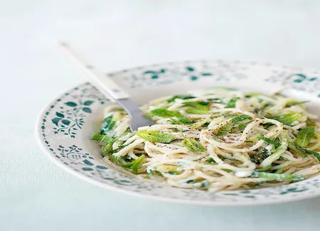Spaghetti et courgettes à la brousse et à la menthe