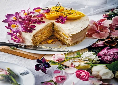 Sponge cake au jasmin, mousseline à la vanille et mangue fraîche