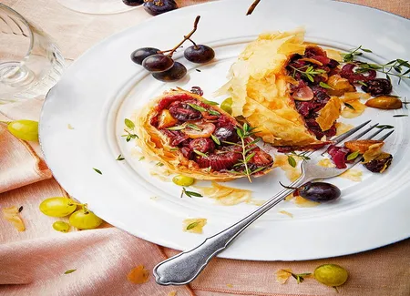 Strudel au raisin et aux oignons rouges
