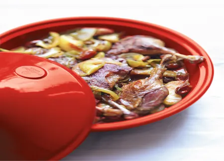 Tajine de confit de canard aux pommes et aux dattes